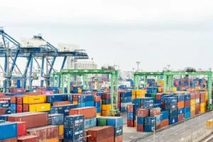 CONFLITOS PORTUÁRIOS: SUCESSÃO DE ERROS NA CADEIA LOGÍSTICA E COMO DIVIDIR A RESPONSABILIDADE QUANDO TODOS FALHARAM.